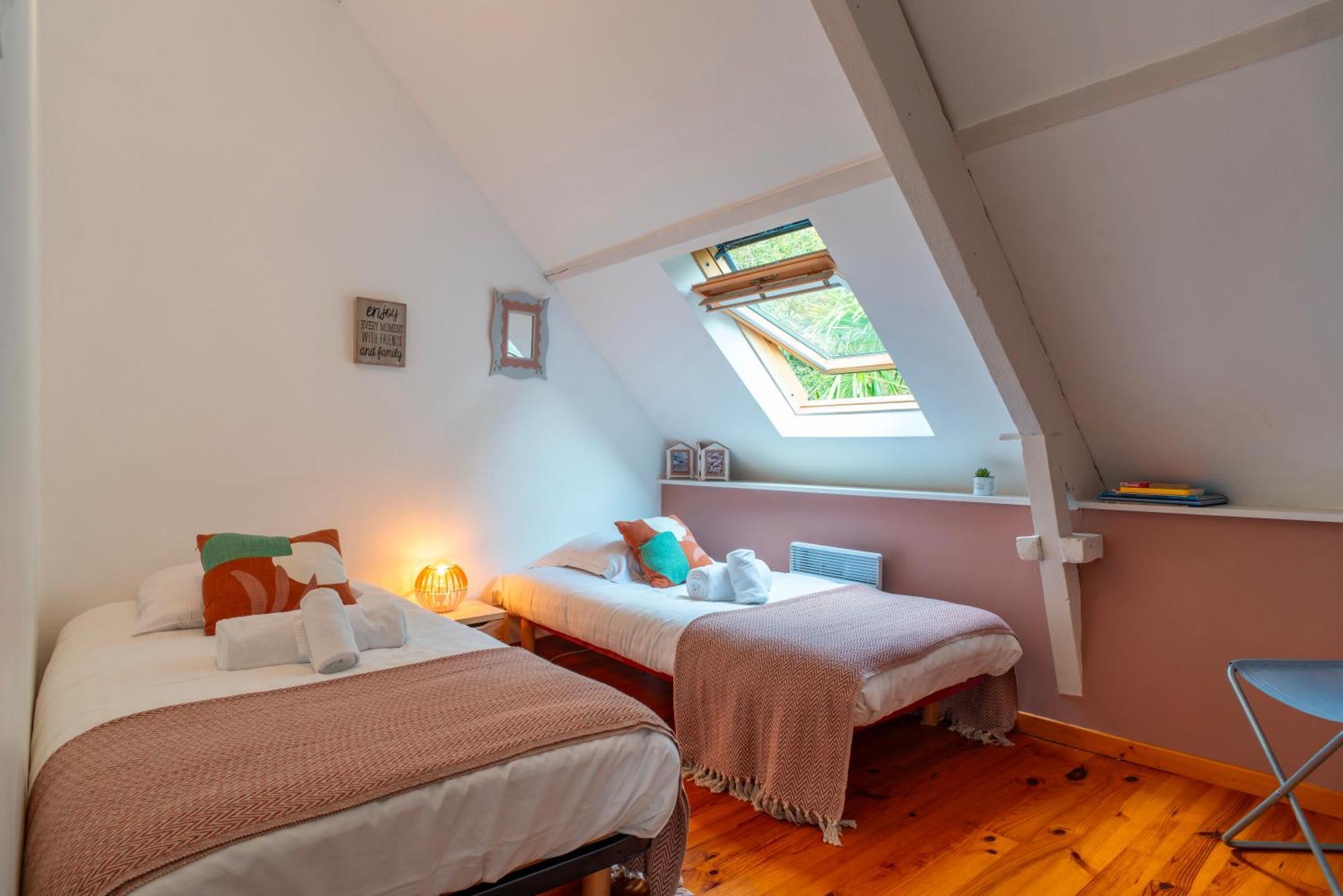 La Libellule - Charmante Maison Avec Jardin A Sene Exterior foto